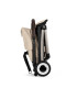 Cybex Orfeo Almond Beige, silla de paseo ligera, plegada, vista lateral