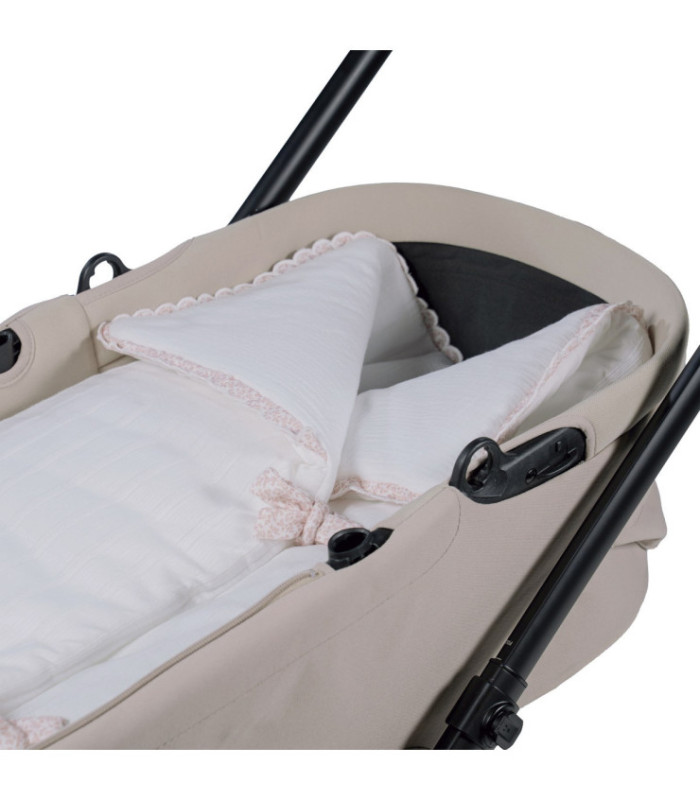 Saco arrullo manta Maison Tender estampado Flores dentro del capazo