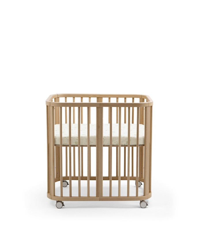 Bajera Sage Green Map puesta en la minicuna Stokke Nighti Mini