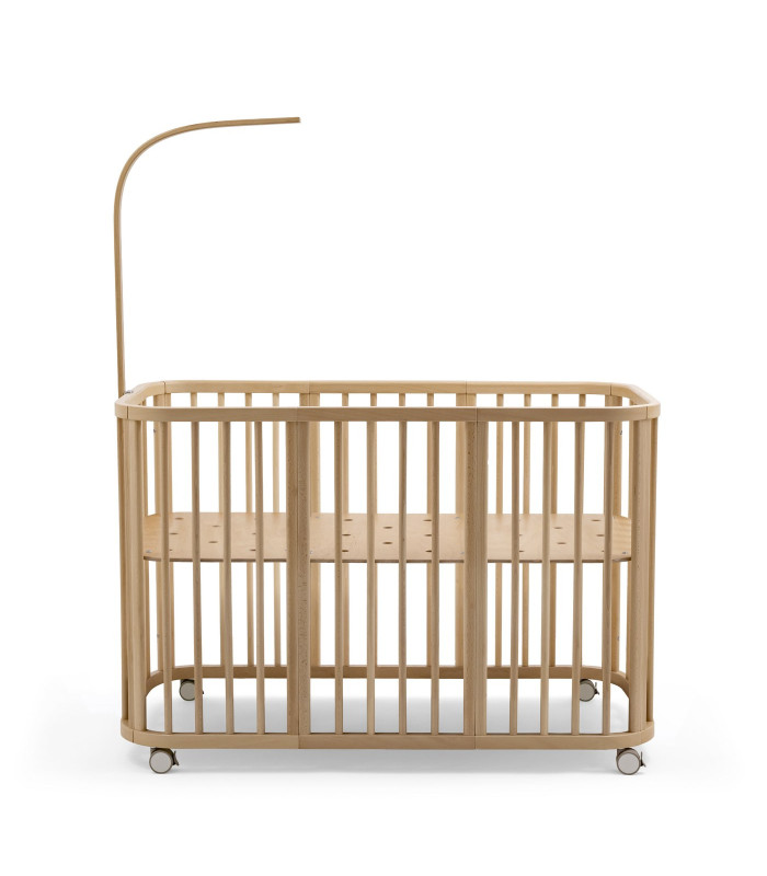 Mástil de dosel Natural montado en la cuna Stokke Nighti