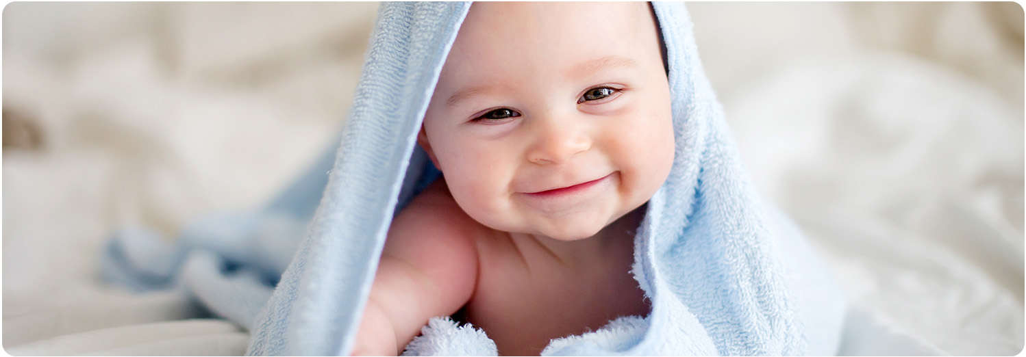 Beneficios del baño para el desarrollo del bebé