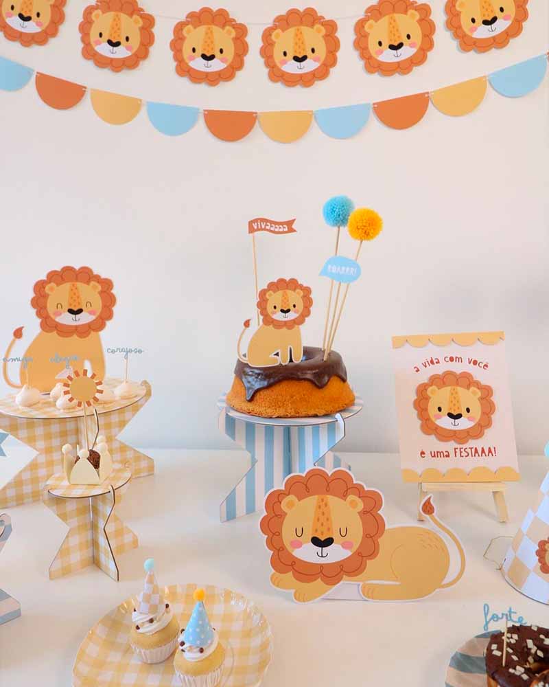 Decoración de cumpleaños con temática de león