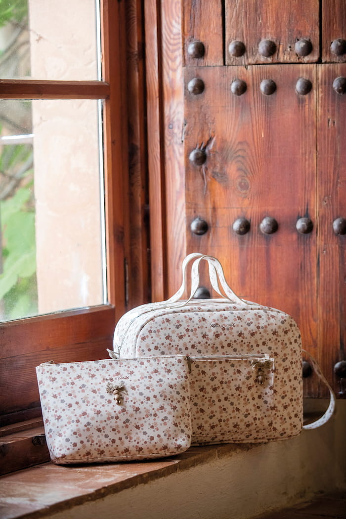Colección Somerset Pasito a Pasito lookbook floral terracota sobre blanco