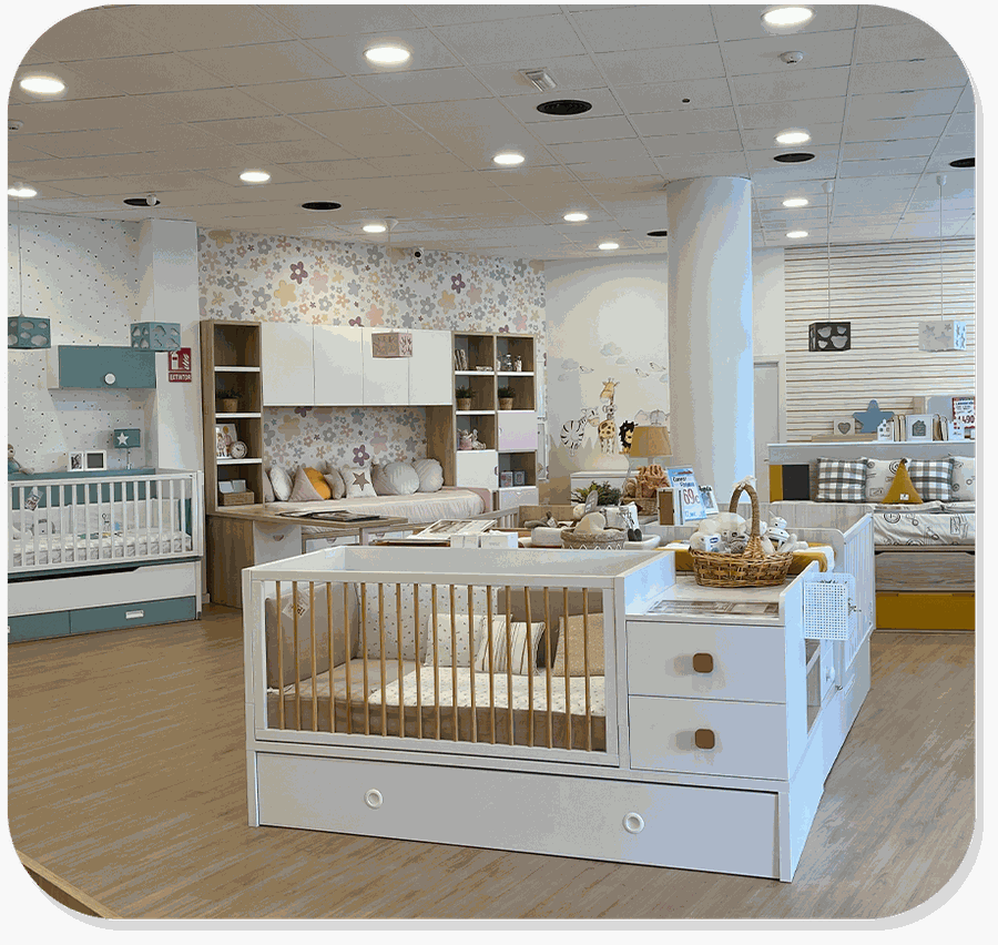 Exposición de productos de bebé en Nenelandia