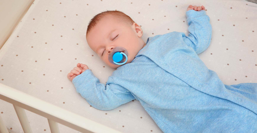 Cómo elegir un colchón para bebé seguro y transpirable